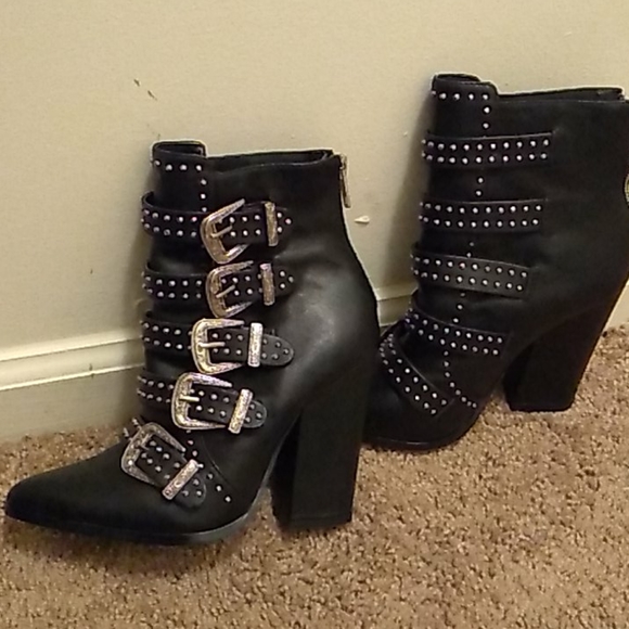 Steve Madden Shoes - Boots